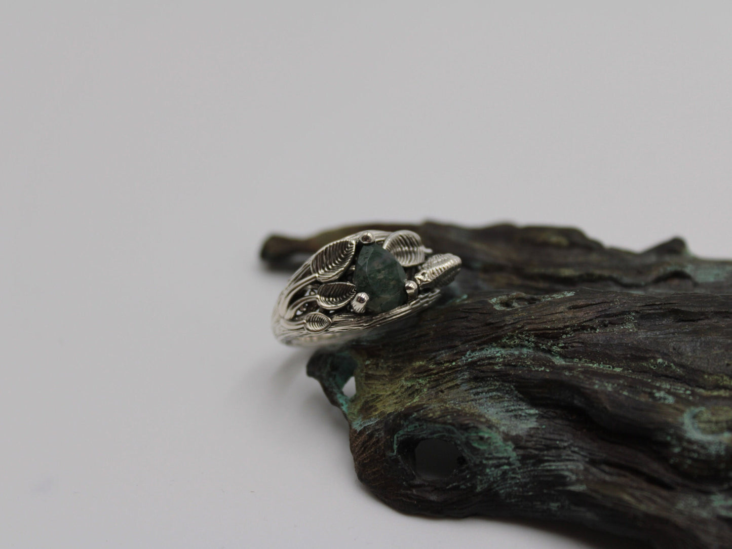 Garden Journey - Moss Agate Leaf Snail Ring - JF Fantasy Jewelry
