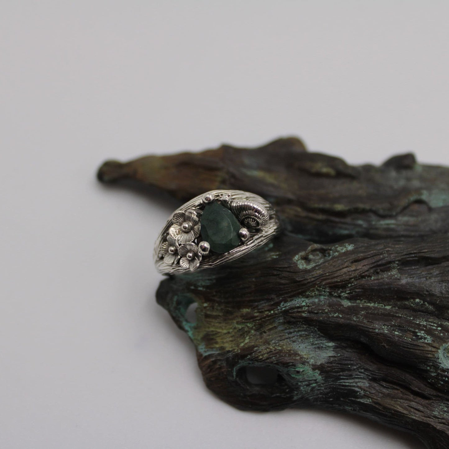 Floral Trails - Moss Agate Snail Ring