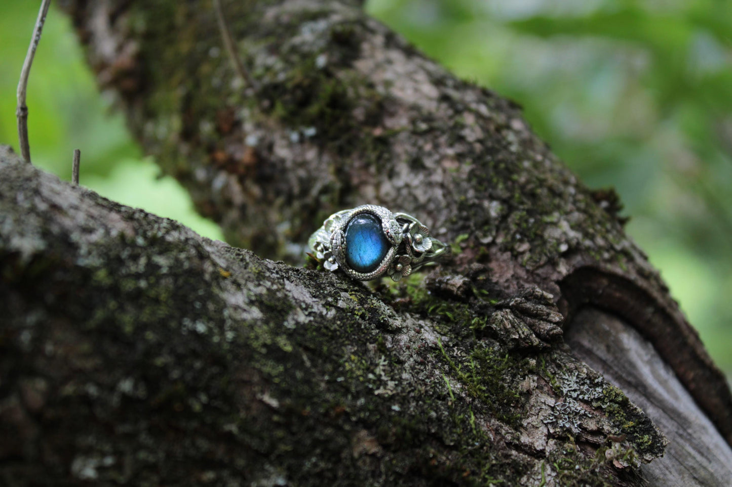 Snake & Bloom Ring – Labradorite Serpent Ring