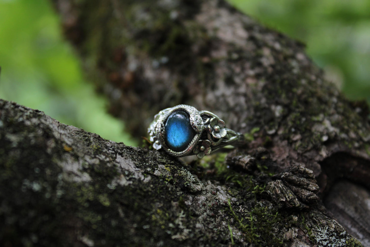 Snake & Bloom Ring – Labradorite Serpent Ring