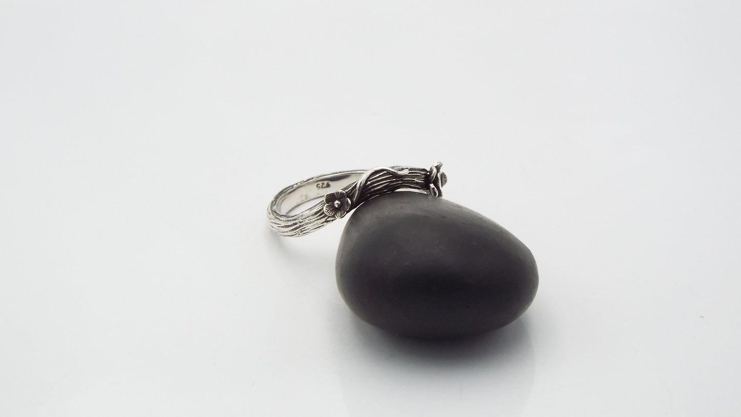 Garnet Flower Curved Band - JF Fantasy Jewelry