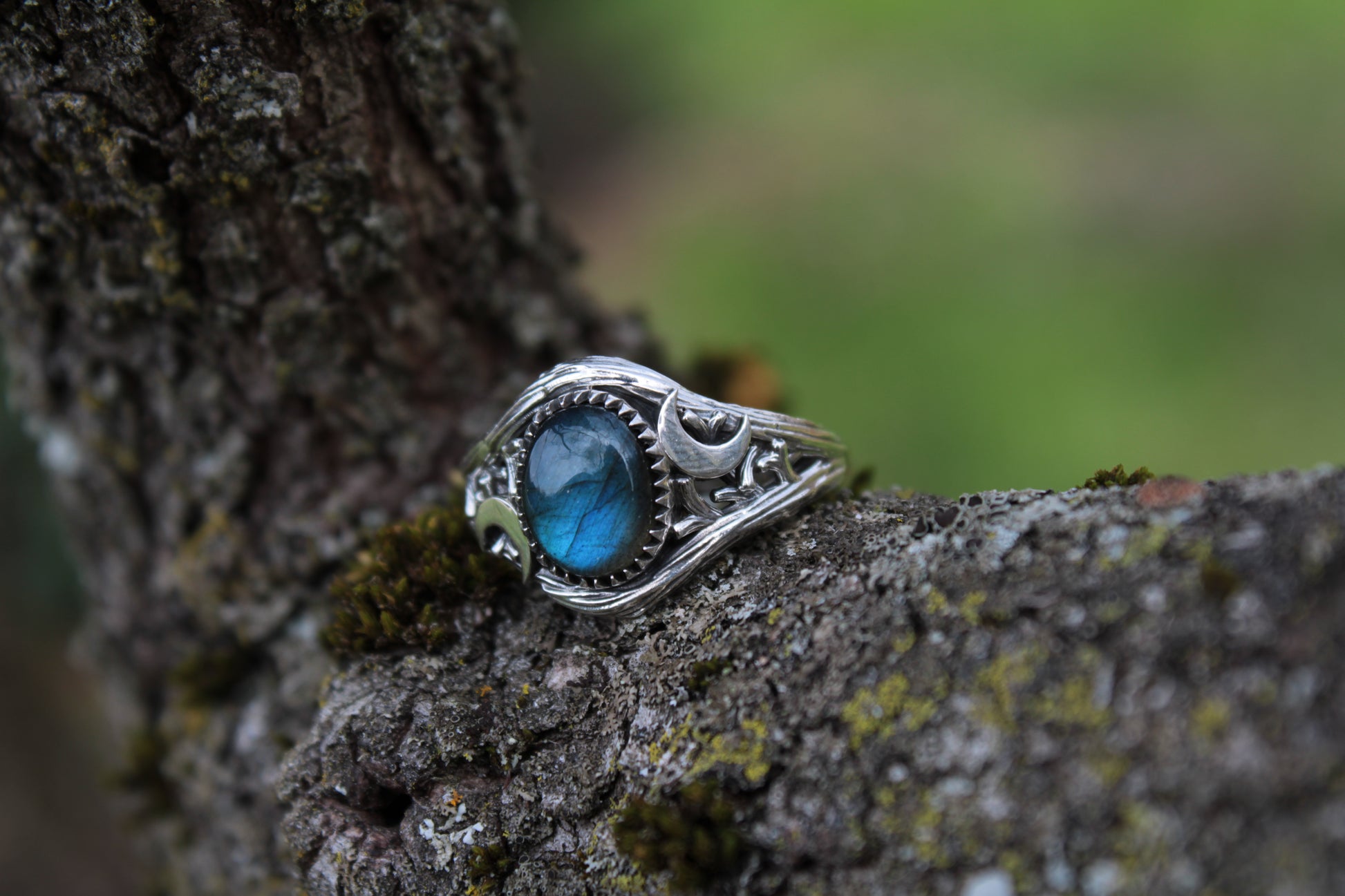Witchlight Ring - Labradorite Sterling Silver Ring - JF Fantasy Jewelry