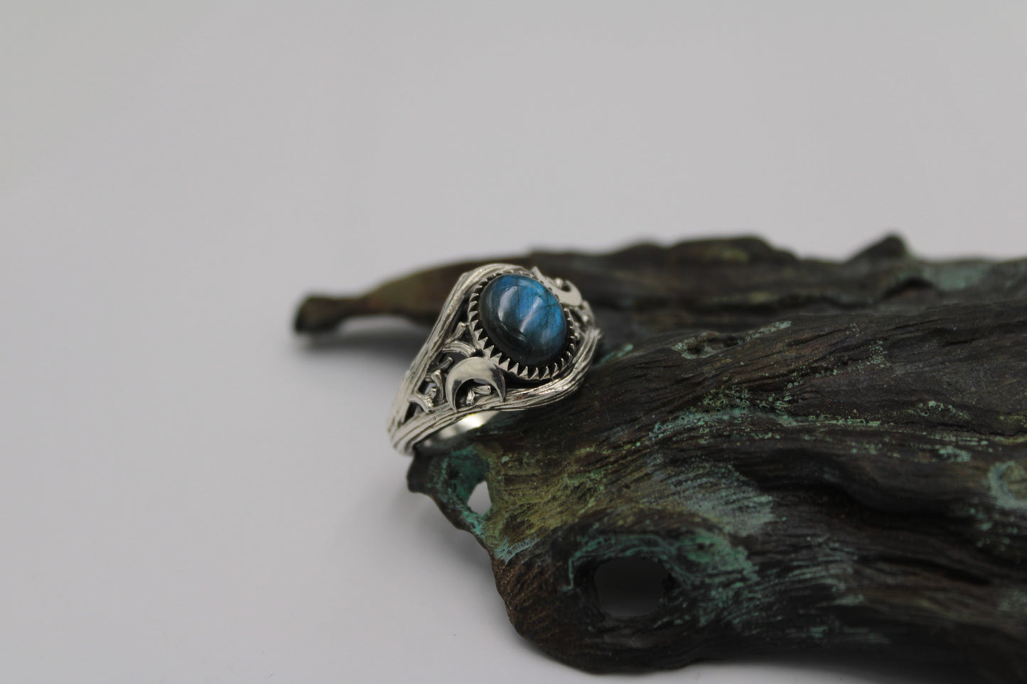 Witchlight Ring - Labradorite Sterling Silver Ring - JF Fantasy Jewelry