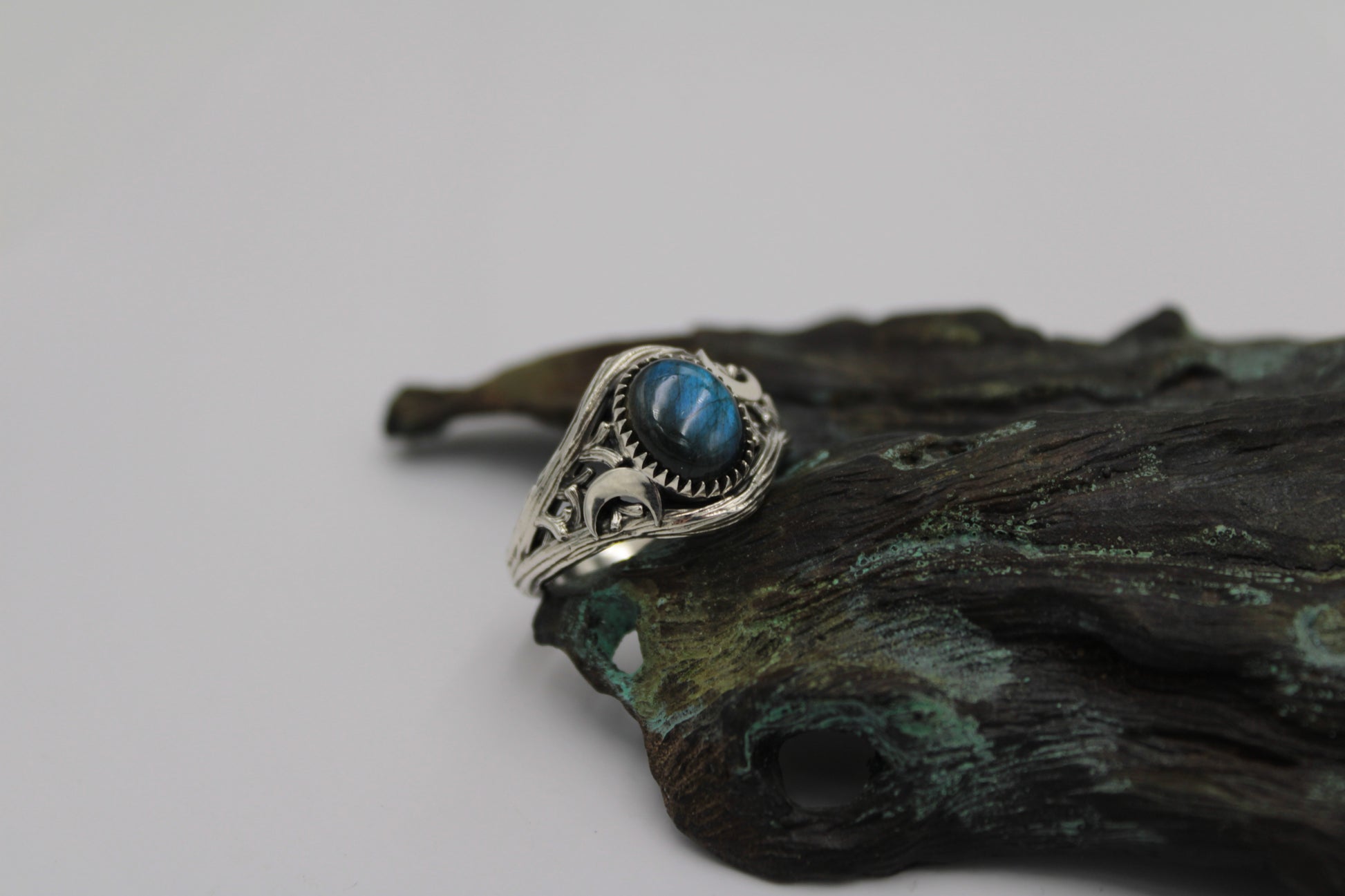 Witchlight Ring - Labradorite Sterling Silver Ring - JF Fantasy Jewelry