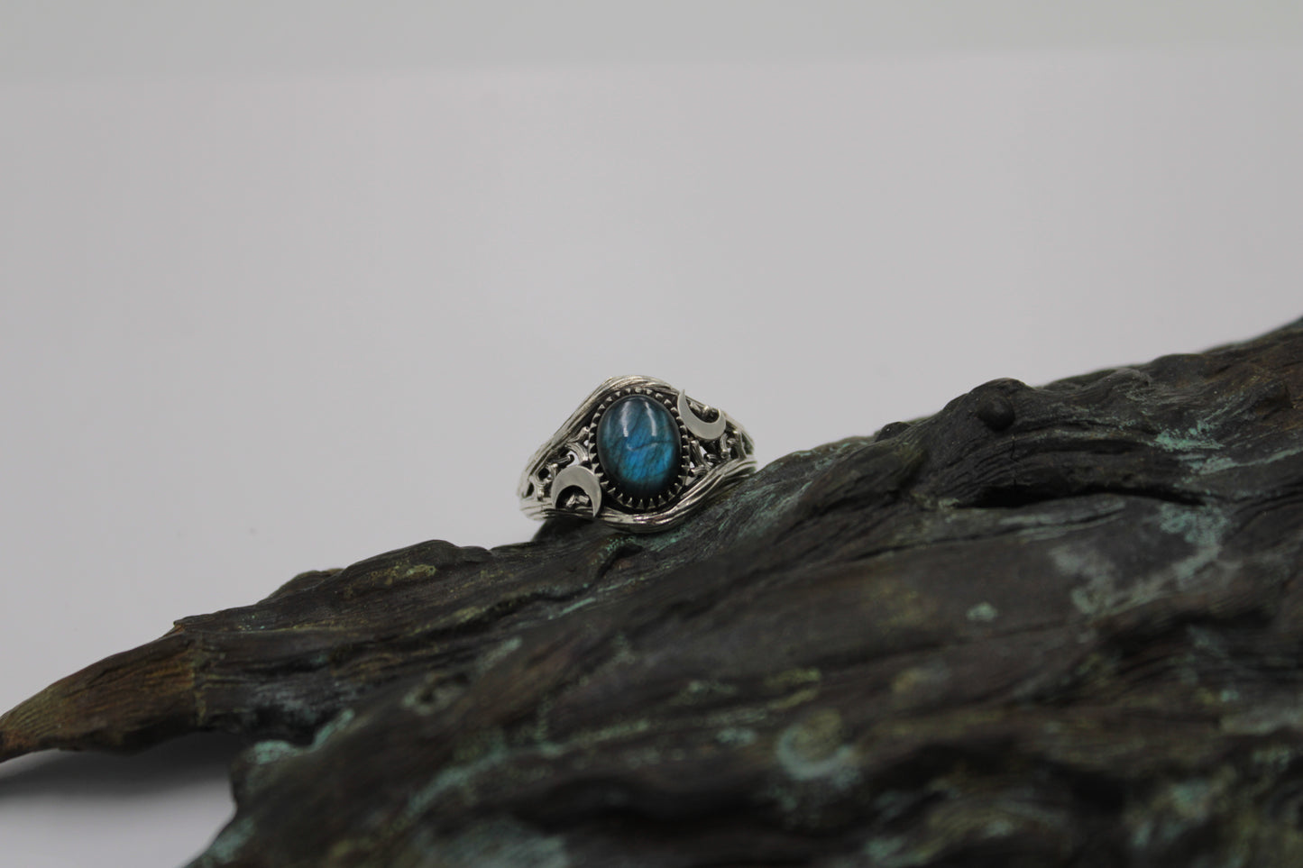 Witchlight Ring - Labradorite Sterling Silver Ring - JF Fantasy Jewelry