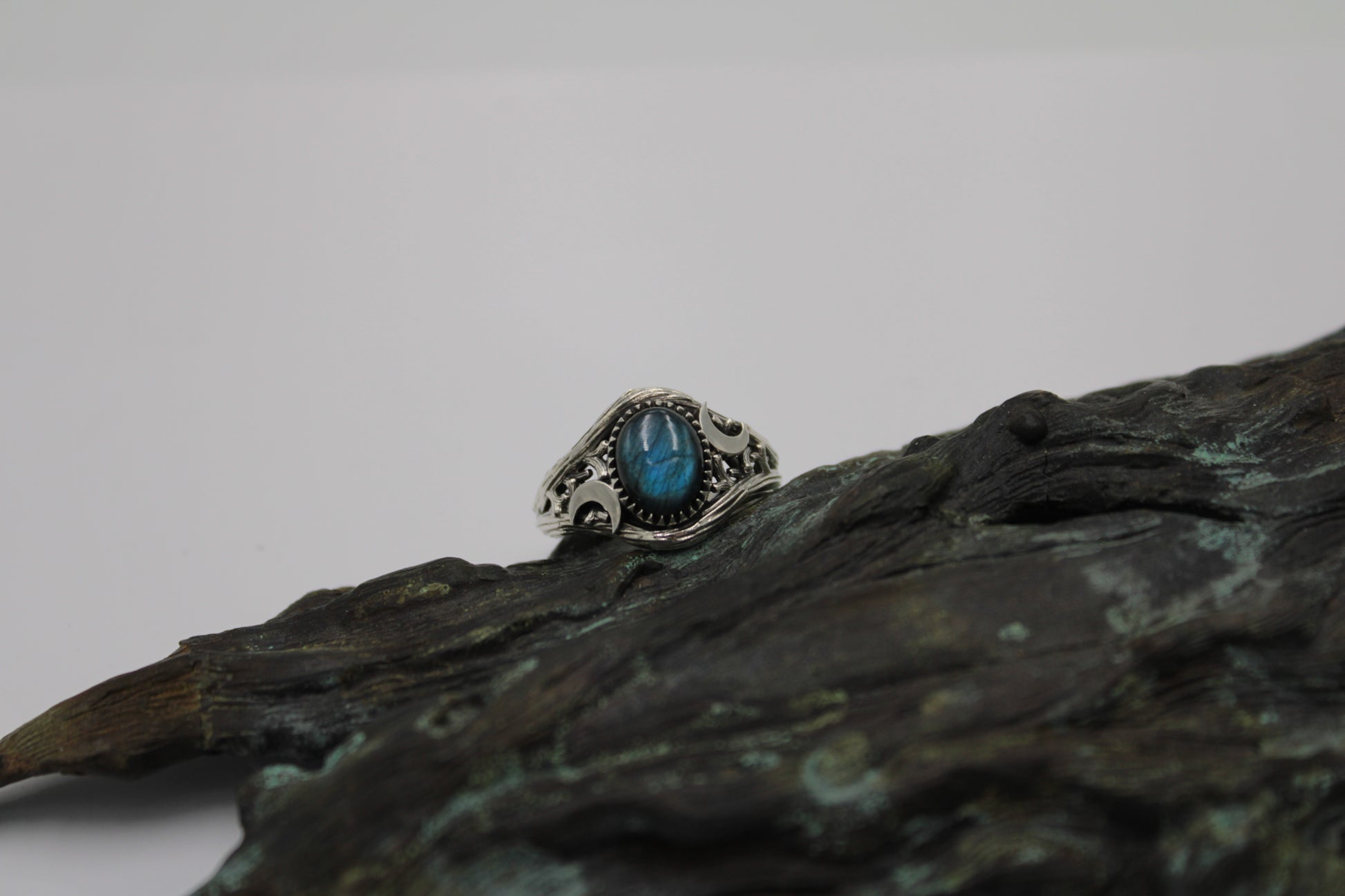 Witchlight Ring - Labradorite Sterling Silver Ring - JF Fantasy Jewelry
