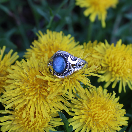 Witchlight Ring - Labradorite Sterling Silver Ring - JF Fantasy Jewelry