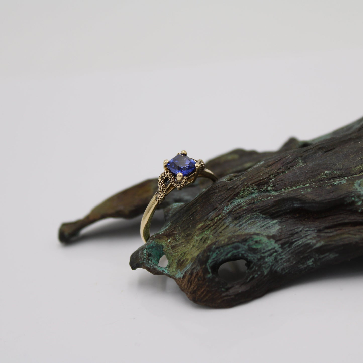 The Kraken's Embrace - Blue Sapphire