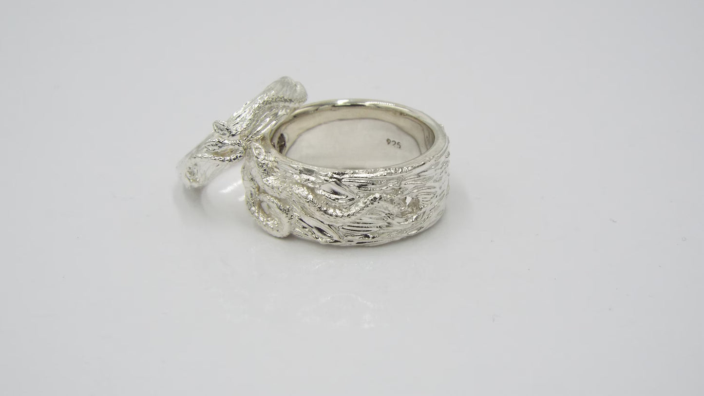 Snakes Intertwined Wide Band