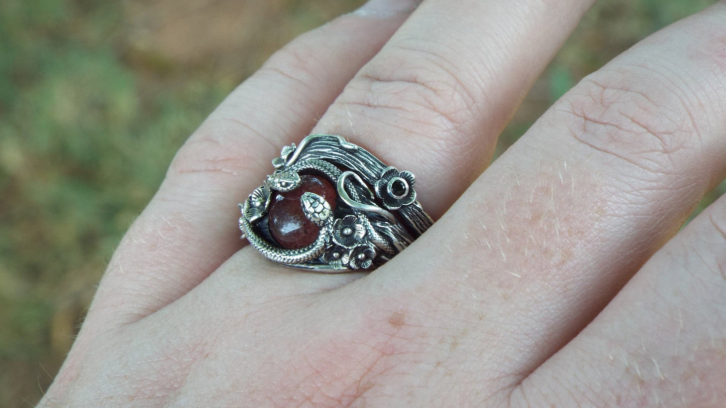 Spinel Flower Curved Band