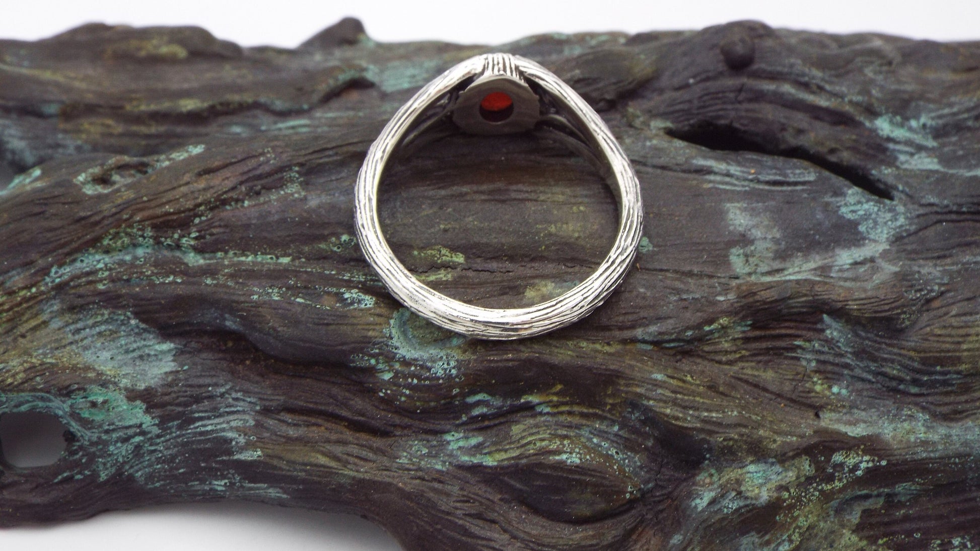 Elegant Garnet Thorn Sterling Silver Ring - JF Fantasy Jewelry
