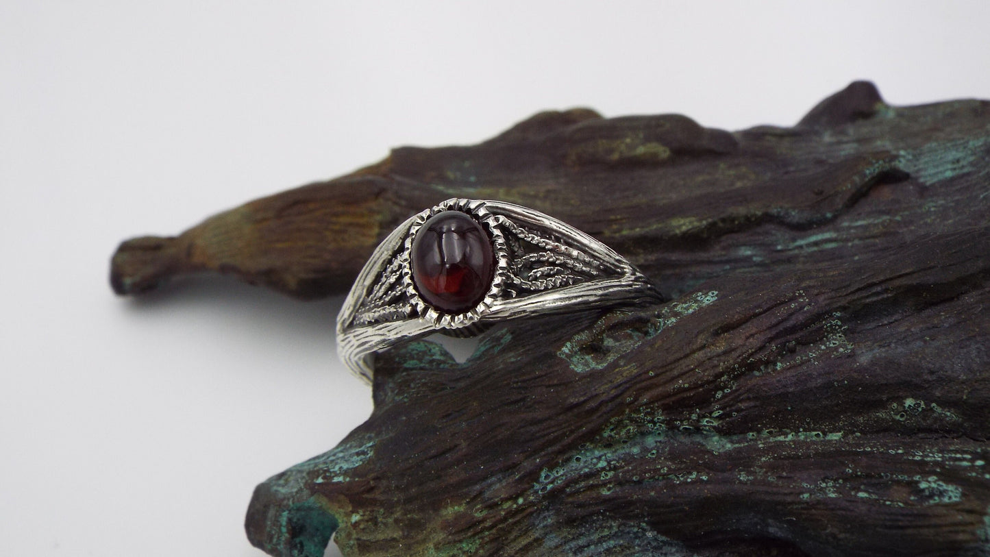 Elegant Garnet Thorn Sterling Silver Ring - JF Fantasy Jewelry