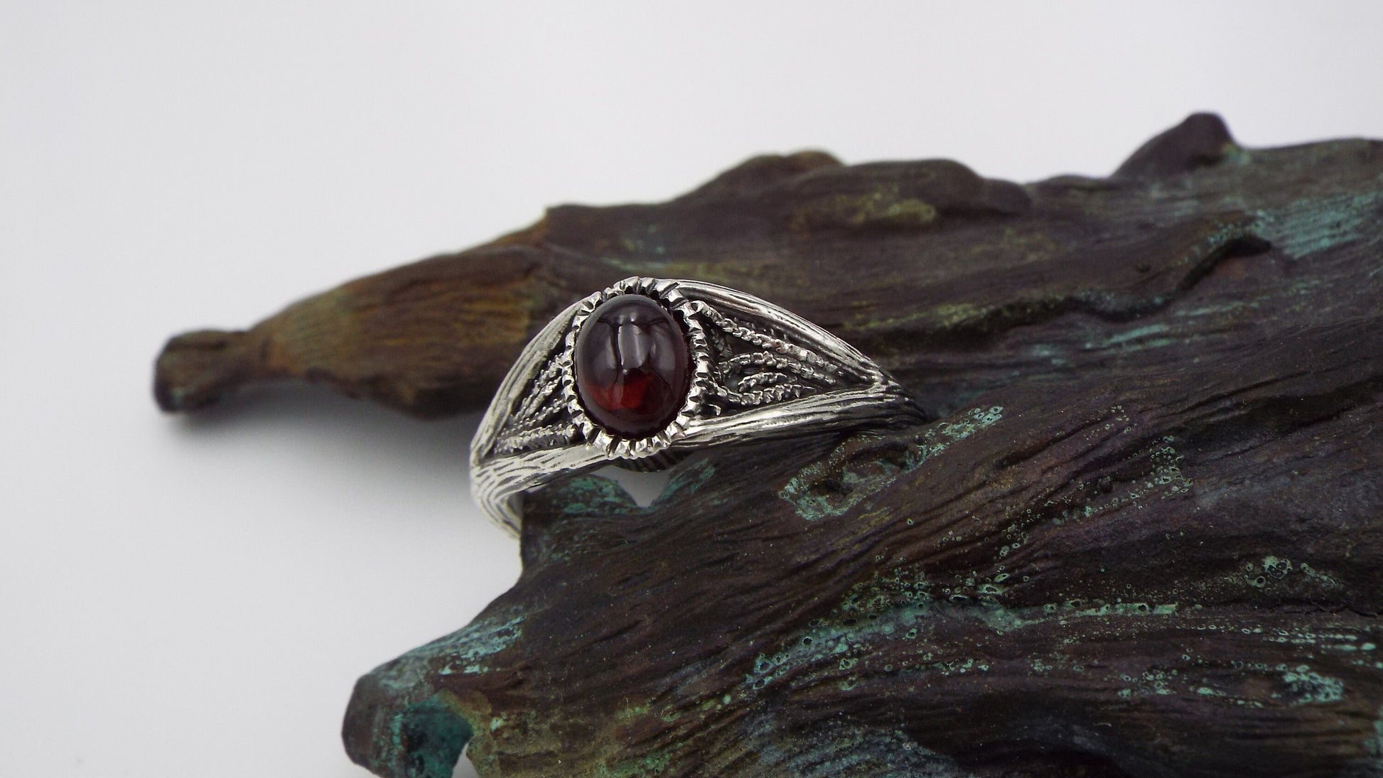 Elegant Garnet Thorn Sterling Silver Ring - JF Fantasy Jewelry