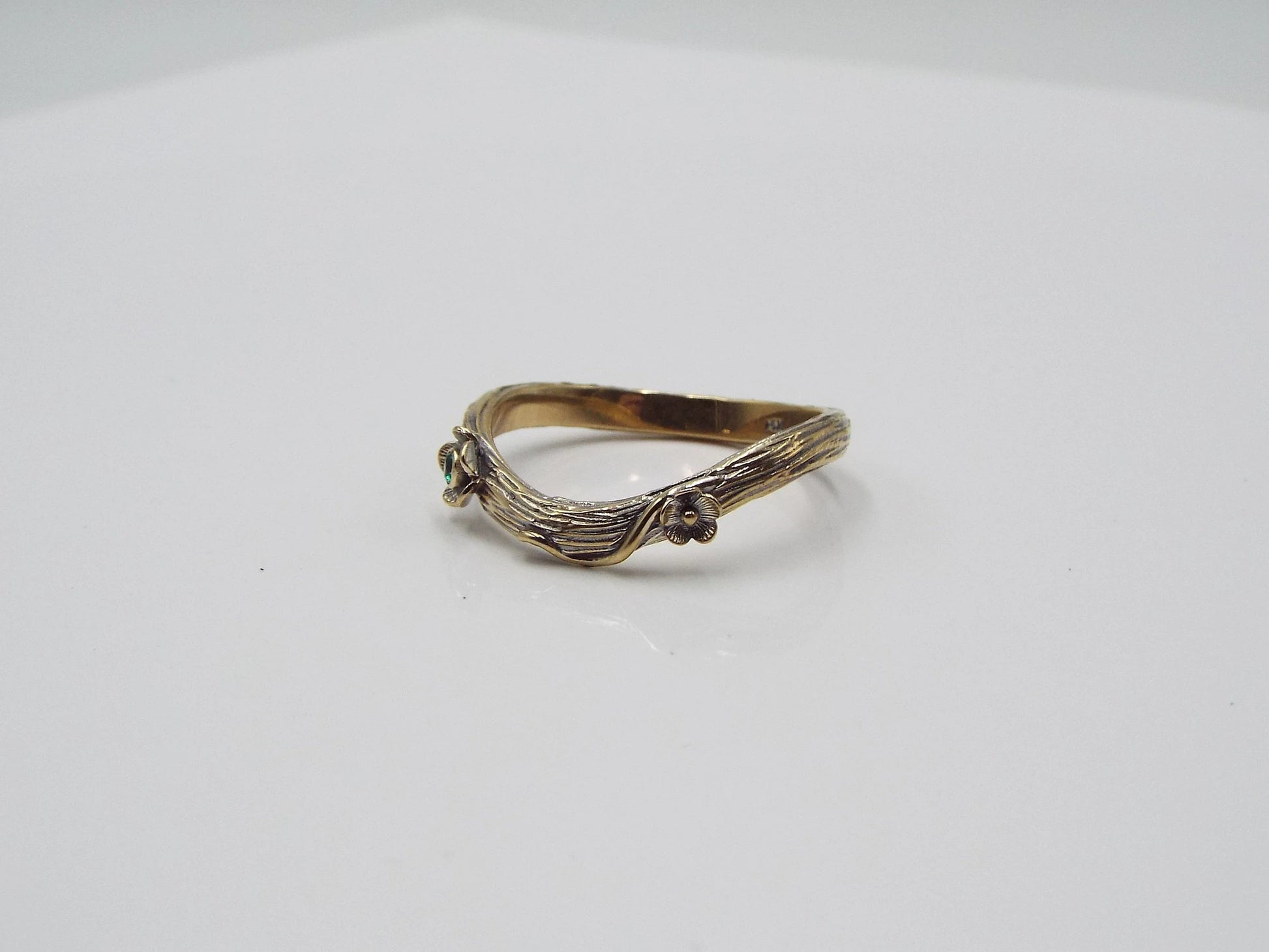 Emerald Golden Curved Flower Band - JF Fantasy Jewelry