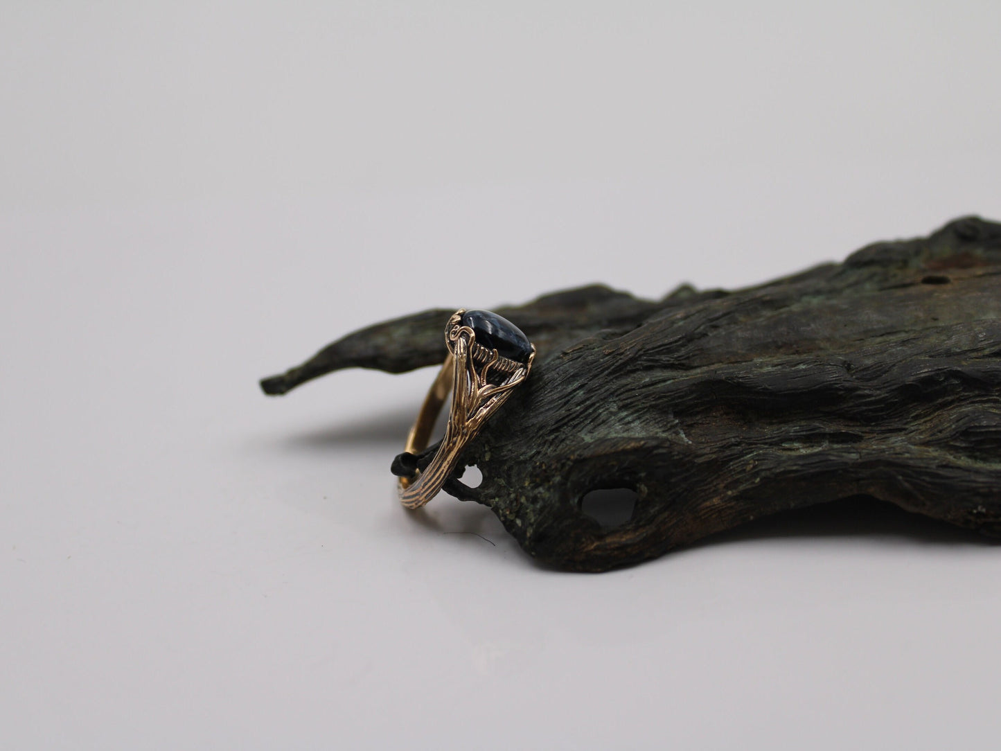 Golden Dark Swirl Vine Ring