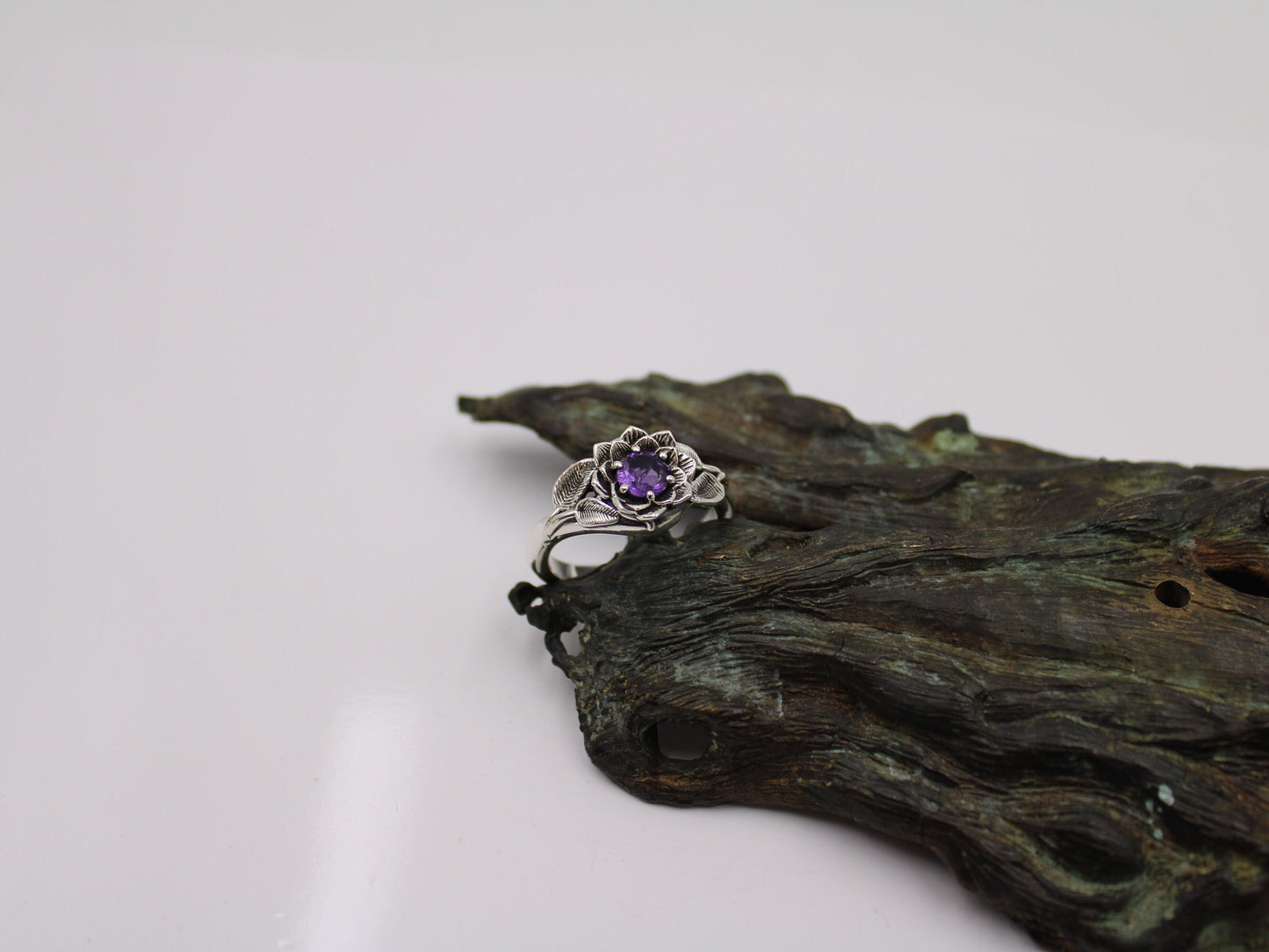 Radiant Bloom - Sterling Silver Amethyst Lotus Ring