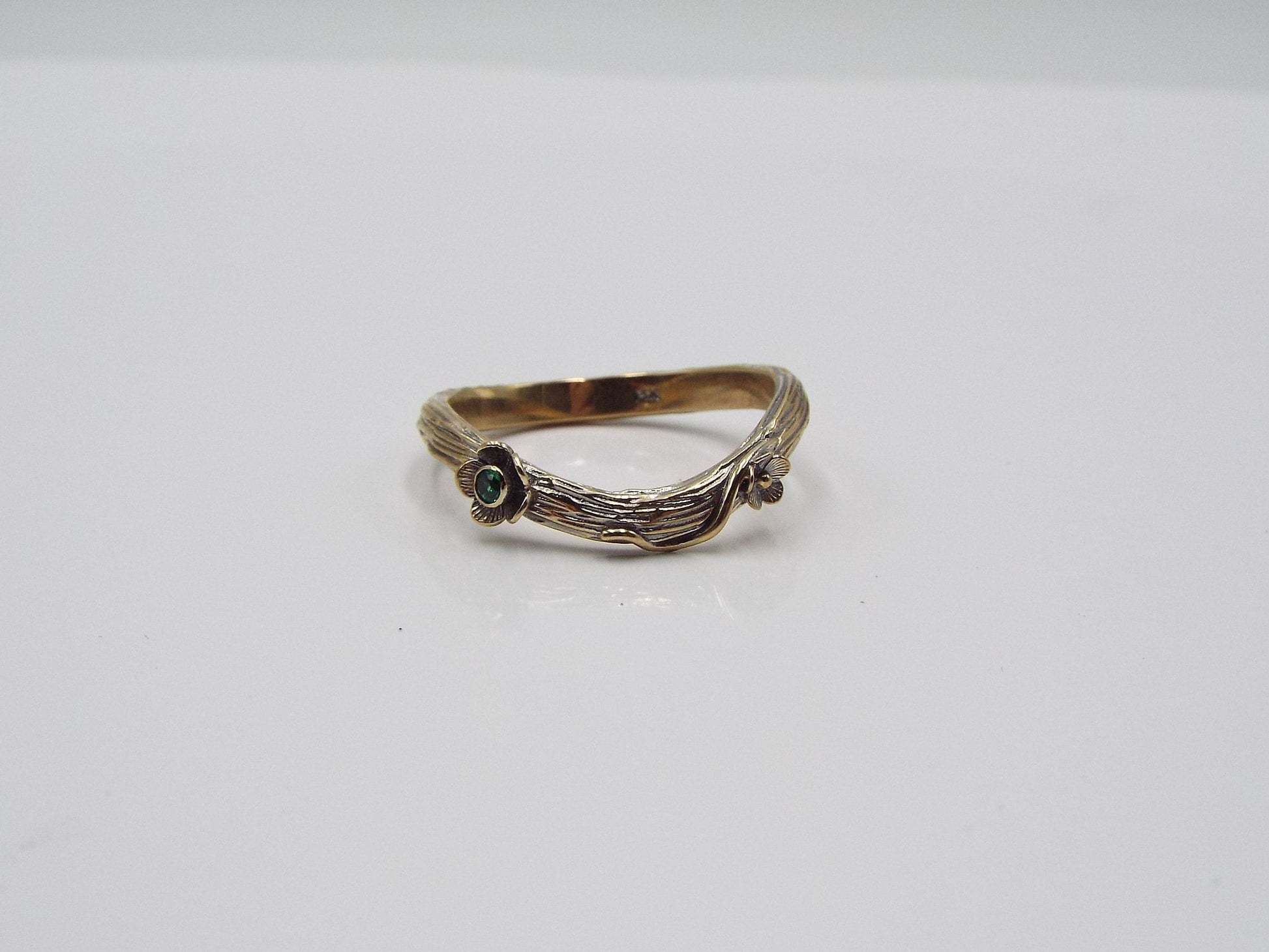 Emerald Golden Curved Flower Band - JF Fantasy Jewelry