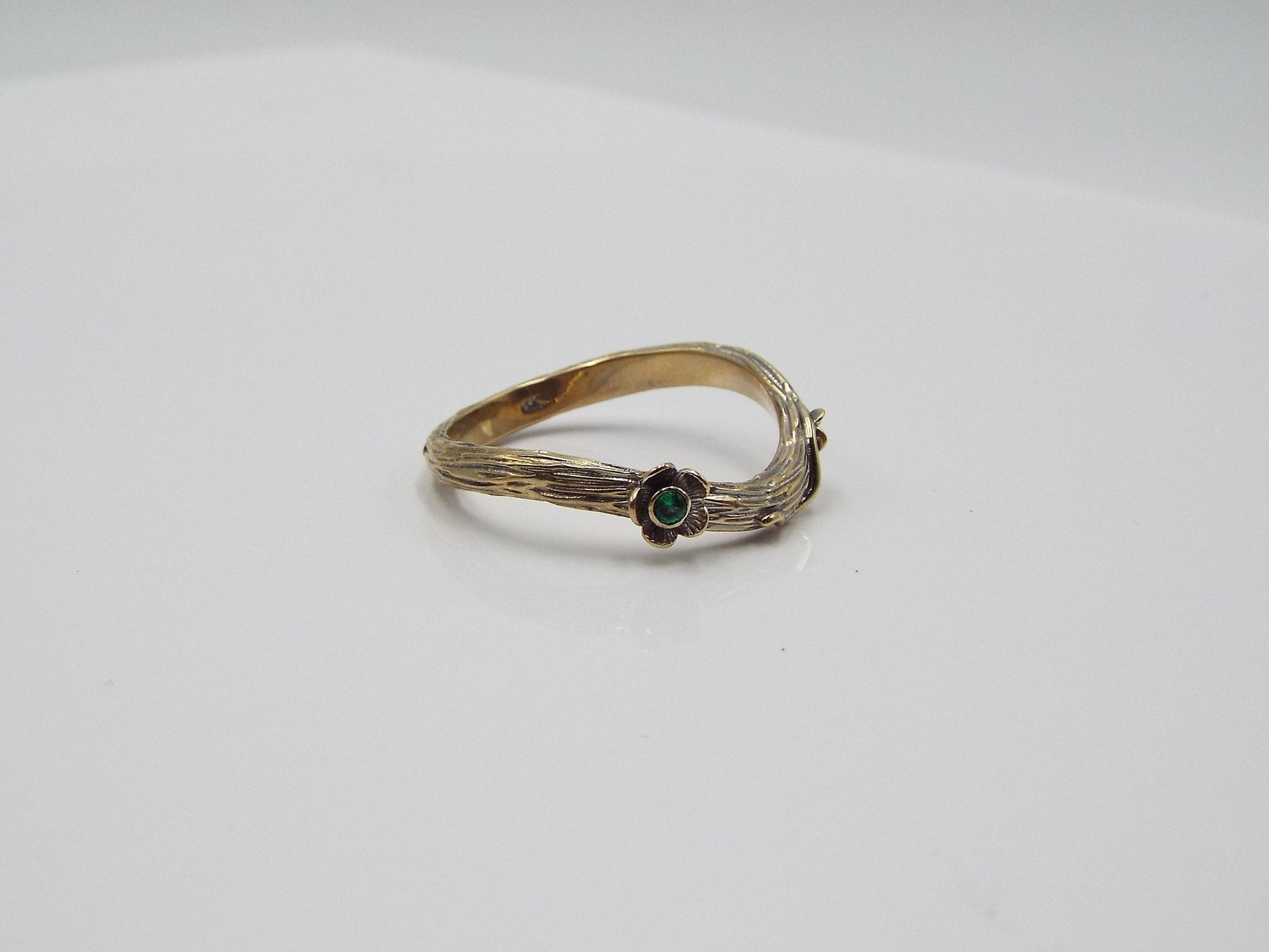 Emerald Golden Curved Flower Band - JF Fantasy Jewelry