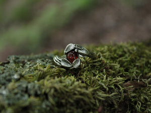 Leafy Trails - Garnet Snail Ring