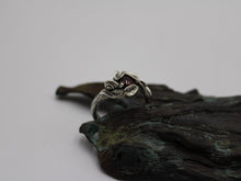 Load image into Gallery viewer, Leafy Trails - Garnet Snail Ring
