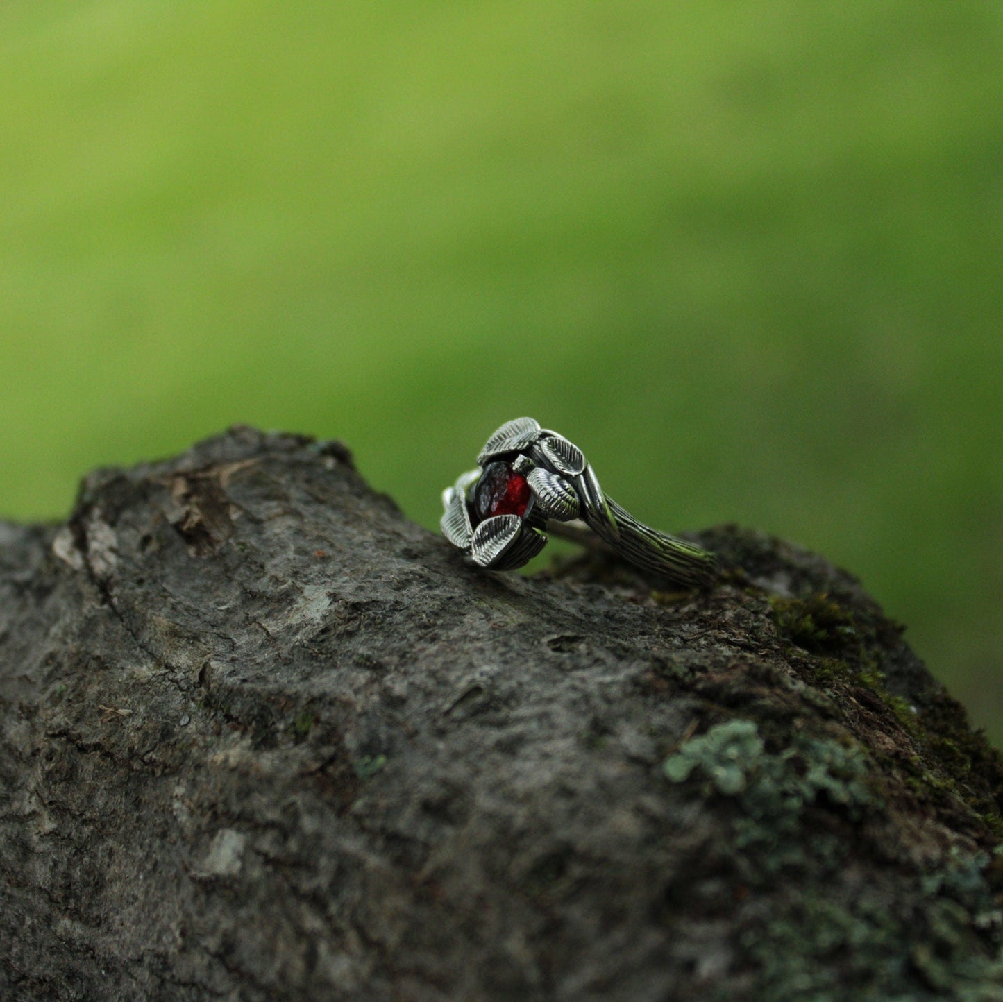 Leafy Trails - Garnet Snail Ring