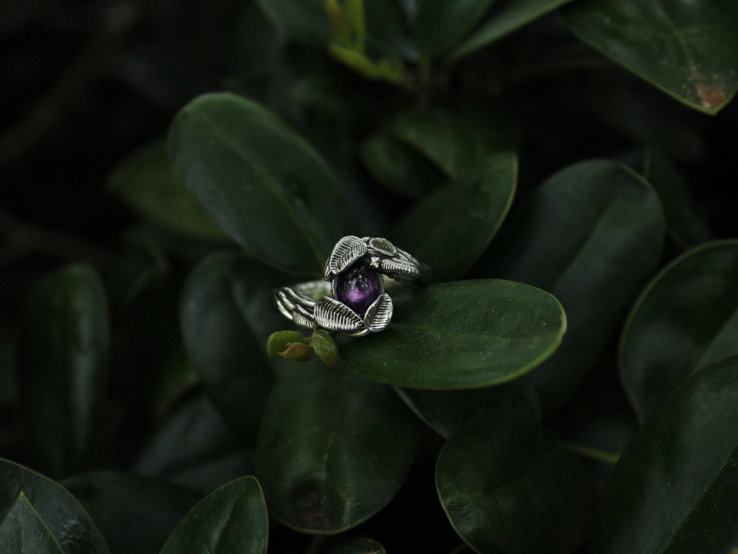 Leafy Trails - Amethyst Snail Ring