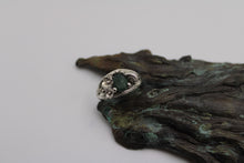 Load image into Gallery viewer, Floral Trails - Moss Agate Snail Ring
