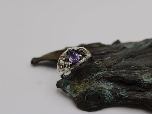 Floral Trails - Amethyst Snail Ring - JF Fantasy Jewelry