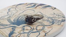 Load image into Gallery viewer, Kraken Labradorite ring - JF Fantasy Jewelry
