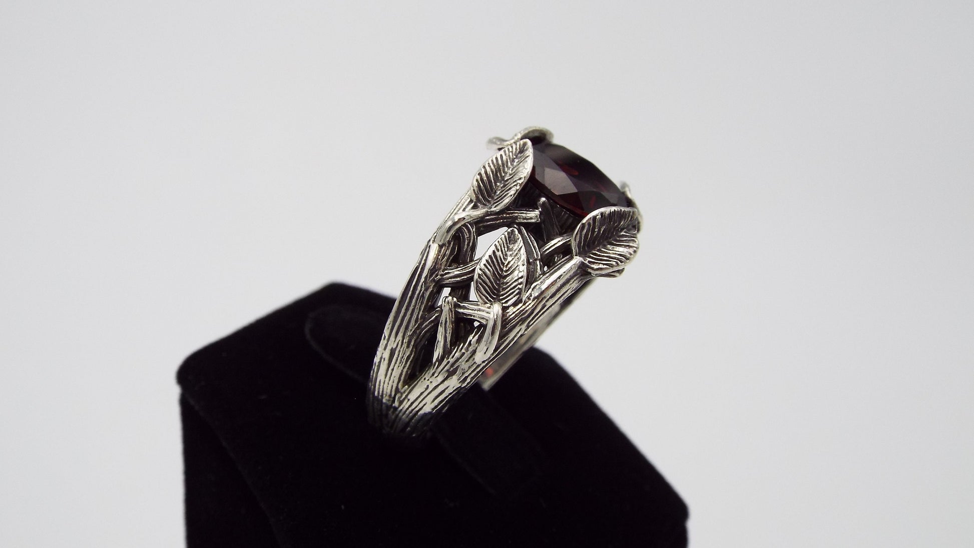 Garnet Leaf and Branch Ring - JF Fantasy Jewelry